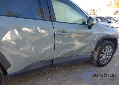 2021 Toyota Rav4 Xle Premium z USA, uszkodzony, nr VIN JTMA1RFV7MD077973